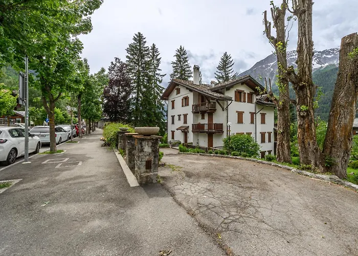 Maison Claude - Relax E In Un'oasi Di Pace - Cour 0247 *